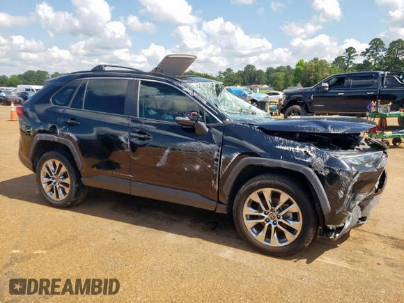 2021 Toyota RAV4 XLE Premium with VIN 2T3C1RFV5MC149234, listed as a Copart auction lot 58960675 with 63,920 mi miles and Salvage title. Bid and sale history available at DreamBid. Image 4.