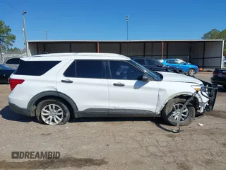 2021 Ford Explorer z VIN 1FMSK7BH7MGB22930, wystawiony jako IAAI lot #41647017 z przebiegiem 111 316 mil mil oraz . Historia ofert i sprzedaży dostępna na DreamBid. Obrazek 13.