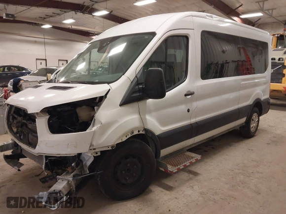 2019 Ford Transit Passenger XL with VIN 1FBZX2CM8KKA07514, listed as a IAAI auction lot 41235965 with 58,224 mi miles. Bid and sale history available at carsss.com. Image 17.