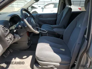 2005 Chrysler Town & Country LX z VIN 2C4GP44R65R210853, wystawiony jako Copart lot #56538065 z przebiegiem 149 841 mil mil oraz Czysty tytuł • Clean title. Historia ofert i sprzedaży dostępna na DreamBid. Obrazek 7.