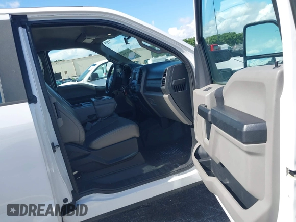 2019 Ford F-250 XL с VIN 1FT7X2A67KEC53878, выставлен на аукционе IAAI как лот 42707576 с пробегом 155 920 миль миль и . История ставок и продаж доступна на DreamBid. Изображение 5.