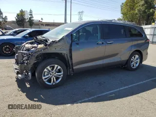 2024 Toyota Sienna Platinum z VIN 5TDESKFC8RS136402, wystawiony jako Copart lot #57159155 z przebiegiem 11 245 mil mil oraz Szkoda całkowita • Salvage title. Historia ofert i sprzedaży dostępna na DreamBid. Obrazek 1.