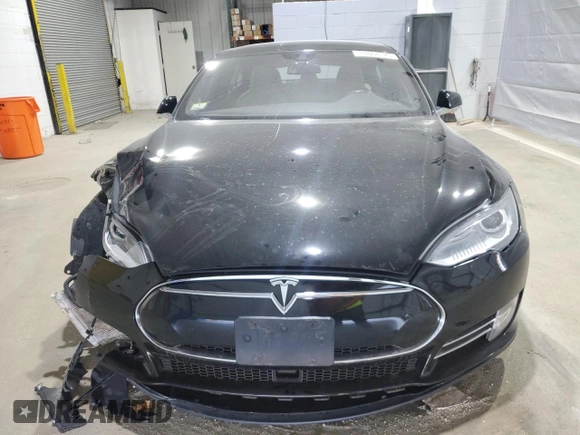 2016 Tesla Model S 90D with VIN 5YJSA1E49GF124514, listed as a Copart auction lot 53864125 with Not provided miles and Salvage title. Bid and sale history available at DreamBid. Image 5.
