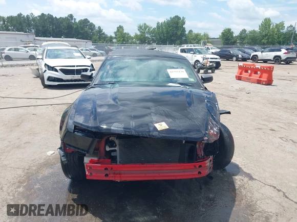 2012 Ford Mustang V6 z VIN 1ZVBP8EM6C5257151, wystawiony jako IAAI lot #42757179 z przebiegiem 210 654 mil mil oraz . Historia ofert i sprzedaży dostępna na DreamBid. Obrazek 12.