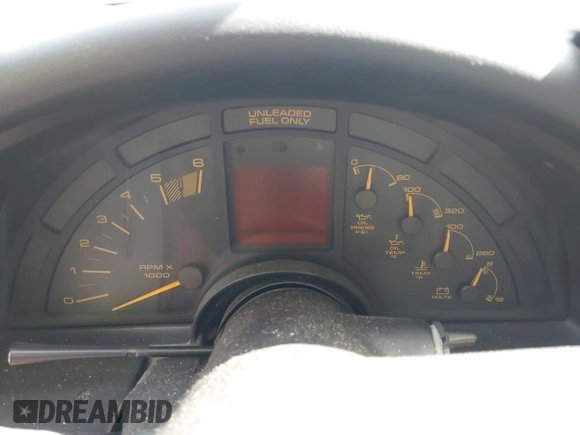 1991 Chevrolet Corvette z VIN 1G1YY3382M5116414, wystawiony jako IAAI lot #42219110 z przebiegiem Nie podano mil oraz . Historia ofert i sprzedaży dostępna na DreamBid. Obrazek 7.