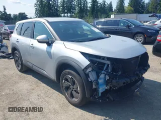 2024 Nissan Rogue SV z VIN 5N1BT3BA4RC678510, wystawiony jako IAAI lot #42408399 z przebiegiem 32 966 mil mil oraz . Historia ofert i sprzedaży dostępna na DreamBid. Obrazek 1.