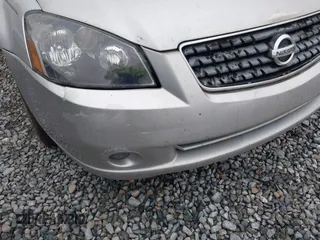 2005 Nissan Altima 2.5 S with VIN 1N4AL11D25C213465, listed as a IAAI auction lot 41563332 with 305,688 mi miles. Bid and sale history available at carsss.com. Image 14.