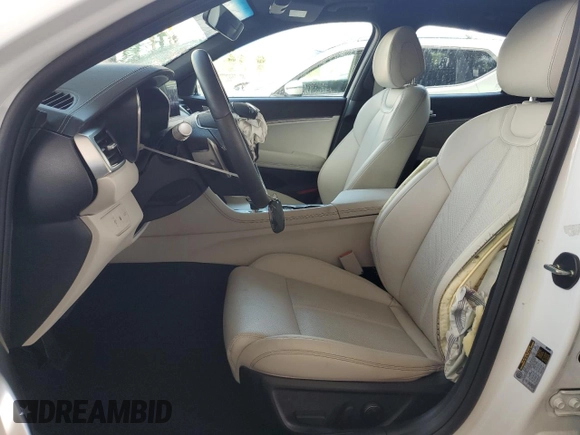 2025 Genesis G70 2.5T with VIN KMTG34SC0SU152314, listed as a Copart auction lot 61581285 with 8,656 mi miles and Non repairable. Bid and sale history available at DreamBid. Image 7.