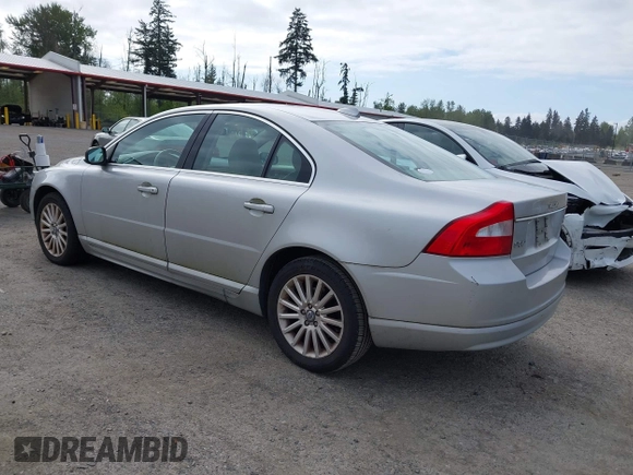 2008 Volvo S80 3.2L with VIN YV1AS982081078979, listed as a IAAI auction lot 42136831 with 196,871 mi miles. Bid and sale history available at carsss.com. Image 3.