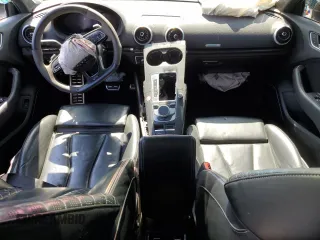 2018 Audi RS 3 z VIN WUABWGFF5J1902198, wystawiony jako Copart lot #68444764 z przebiegiem Nie podano mil oraz Szkoda całkowita • Salvage title. Historia ofert i sprzedaży dostępna na DreamBid. Obrazek 8.