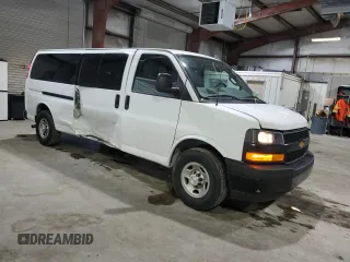 2022 Chevrolet Express Passenger LS z VIN 1GAZGNFP7N1272754, wystawiony jako Copart lot #73560924 z przebiegiem 25 492 mil mil oraz Czysty tytuł • Clean title. Historia ofert i sprzedaży dostępna na DreamBid. Obrazek 4.