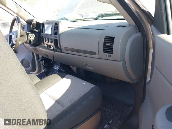 2009 Chevrolet Silverado 1500 1LT with VIN 1GCEK14099Z149726, listed as a IAAI auction lot 41940918 with 127,155 mi miles and . Bid and sale history available at DreamBid. Image 5.