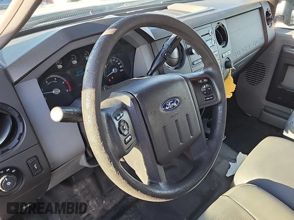 2015 Ford F-250 XLT with VIN 1FT7X2AT2FEB61007, listed as a IAAI auction lot 42663794 with 303,185 mi miles and . Bid and sale history available at DreamBid. Image 9.