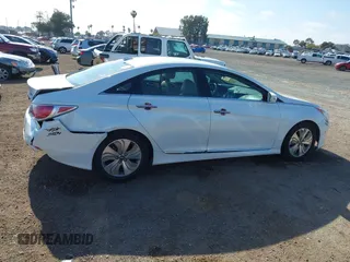 2013 Hyundai Sonata with VIN KMHEC4A49DA079878, listed as a IAAI auction lot 42153088 with 112,271 mi miles and . Bid and sale history available at carsss.com. Image 14.