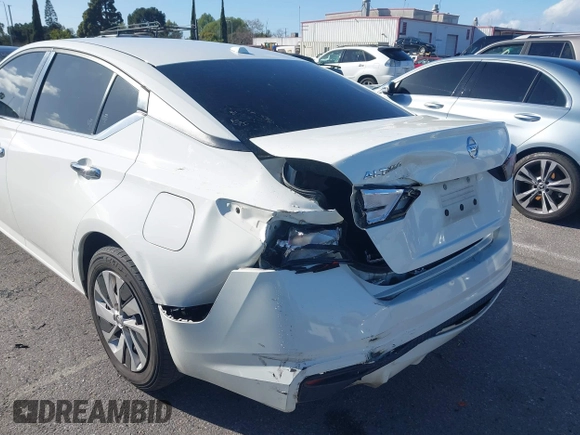 2020 Nissan Altima 2.5 S with VIN 1N4BL4BV4LC212960, listed as a IAAI auction lot 41785081 with 122,494 mi miles. Bid and sale history available at carsss.com. Image 6.