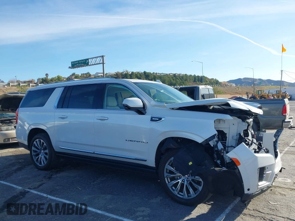 2023 GMC Yukon XL Denali with VIN 1GKS2JKT0PR478011, listed as a IAAI auction lot 41596312 with 21,286 mi miles. Bid and sale history available at carsss.com. Image 14.