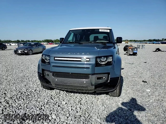 2022 Land Rover Defender SE with VIN SALEPERU8N2067390, listed as a Copart auction lot 52444155 with 35,165 mi miles and Salvage title. Bid and sale history available at DreamBid. Image 11.