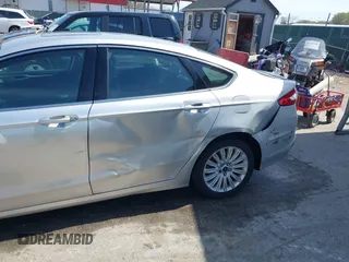 2016 Ford Fusion Energi SE Luxury with VIN 3FA6P0PU8GR273122, listed as a IAAI auction lot 42062083 with 166,318 mi miles. Bid and sale history available at carsss.com. Image 6.