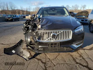 2025 Volvo XC90 Plus with VIN YV4062PE5S1303927, listed as a Copart auction lot 87924795 with Not Provided miles and Salvage Title. Bid and sale history available at DreamBid. Image 5.