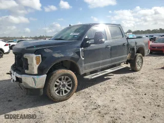 2019 Ford Super Duty F-250 SRW XL with VIN 1FT7W2B6XKEF64495, listed as a Copart auction lot 48526065 with 192,859 mi miles and Salvage Title. Bid and sale history available at carsss.com. Image 1.