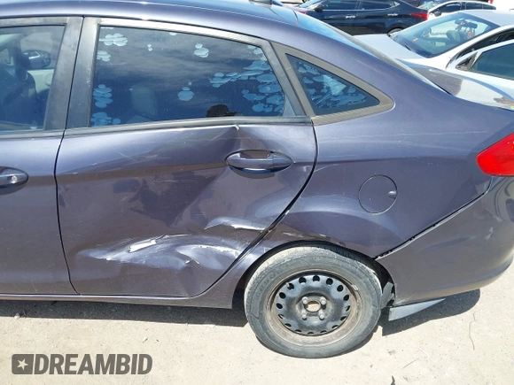 2013 Ford Fiesta S с VIN 3FADP4AJ7DM207683, выставлен на аукционе IAAI как лот 42220602 с пробегом 129 549 миль миль и . История ставок и продаж доступна на DreamBid. Изображение 6.