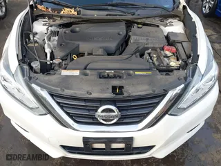 2017 Nissan Altima 2.5 SR with VIN 1N4AL3AP9HC207950, listed as a IAAI auction lot 40754028 with 104,981 mi miles. Bid and sale history available at carsss.com. Image 10.