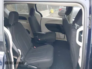 2017 Chrysler Pacifica Touring with VIN 2C4RC1DG3HR592796, listed as a IAAI auction lot 40941158 with 157,291 mi miles and . Bid and sale history available at DreamBid. Image 8.