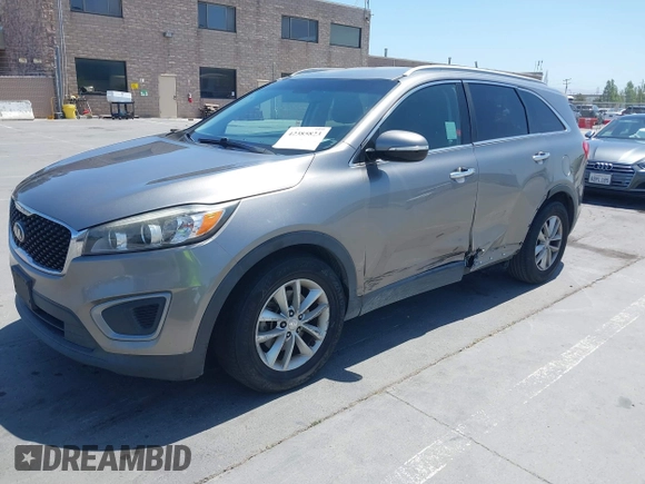 2016 Kia Sorento LX with VIN 5XYPG4A51GG077296, listed as a IAAI auction lot 42385823 with 137,076 mi miles and . Bid and sale history available at DreamBid. Image 2.
