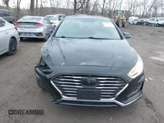 2018 Hyundai Sonata Limited with VIN 5NPE34AF8JH610692, listed as a IAAI auction lot 41503265 with 137,599 mi miles. Bid and sale history available at carsss.com. Image 13.