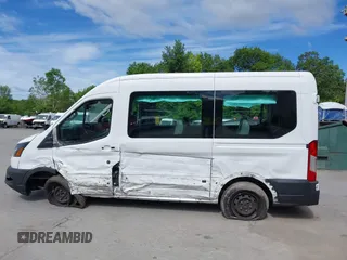 2020 Ford Transit Passenger XL z VIN 1FDZK1C82LKA79233, wystawiony jako IAAI lot #42766871 z przebiegiem 32 428 mil mil oraz . Historia ofert i sprzedaży dostępna na DreamBid. Obrazek 14.