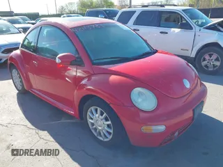 2005 Volkswagen New Beetle Coupe GLS with VIN 3VWCK31C75M414315, listed as a IAAI auction lot 42113783 with 133,204 mi miles. Bid and sale history available at carsss.com. Image 1.