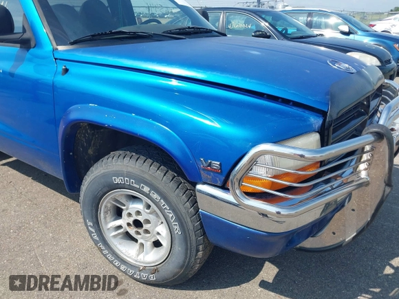 1998 Dodge Dakota SLT with VIN 1B7FL26X8WS651715, listed as a IAAI auction lot 42665446 with Not provided miles and . Bid and sale history available at DreamBid. Image 6.