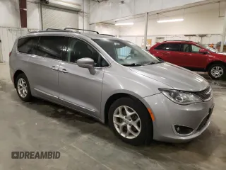 2017 Chrysler Pacifica Touring L Plus with VIN 2C4RC1EG0HR518864, listed as a Copart auction lot 55172925 with 204,057 mi miles and Clean Title. Bid and sale history available at DreamBid. Image 4.