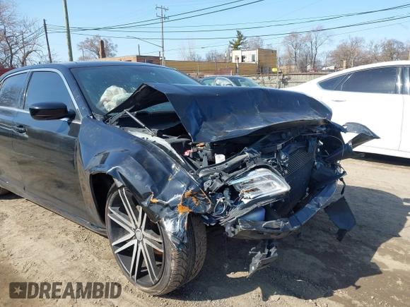 2014 Chrysler 300 with VIN 2C3CCAAG3EH285743, listed as a IAAI auction lot 41773664 with 182,034 mi miles. Bid and sale history available at carsss.com. Image 18.