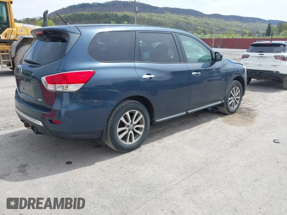 2014 Nissan Pathfinder SV with VIN 5N1AR2MM7EC713787, listed as a IAAI auction lot 42099074 with 136,321 mi miles. Bid and sale history available at carsss.com. Image 4.