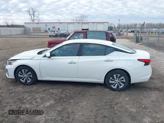 2023 Nissan Altima S with VIN 1N4BL4BV0PN333138, listed as a IAAI auction lot 41774644 with 60,957 mi miles and . Bid and sale history available at carsss.com. Image 14.