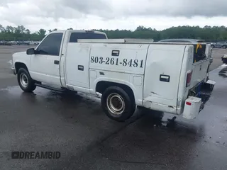 2000 GMC Sierra 3500 z VIN 1GDGC34R1YF451961, wystawiony jako IAAI lot #42246911 z przebiegiem 192 926 mil mil oraz . Historia ofert i sprzedaży dostępna na DreamBid. Obrazek 3.
