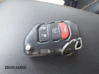 2021 Jeep Gladiator High Altitude z VIN 1C6HJTFG1ML597581, wystawiony jako IAAI lot #42191690 z przebiegiem 47 740 mil mil oraz . Historia ofert i sprzedaży dostępna na DreamBid. Obrazek 11.