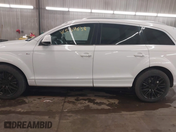 2011 Audi Q7 3.0L TDI Prestige with VIN WA1WMAFE1BD002840, listed as a IAAI auction lot 41537638 with 196,088 mi miles. Bid and sale history available at carsss.com. Image 15.