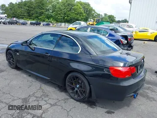 2011 BMW 3 Series 328i z VIN WBADW7C55BE545310, wystawiony jako IAAI lot #39827137 z przebiegiem 168 248 mil mil oraz . Historia ofert i sprzedaży dostępna na DreamBid. Obrazek 3.