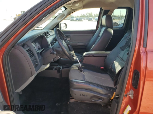 2008 Dodge Dakota z VIN 1D7HW62K78S501945, wystawiony jako Copart lot #46787265 z przebiegiem 148 742 mil mil oraz Szkoda całkowita • Salvage title. Historia ofert i sprzedaży dostępna na DreamBid. Obrazek 7.