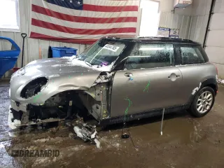 2017 MINI Hardtop Cooper S with VIN WMWXP7C37H3B94609, listed as a Copart auction lot 44544785 with 43,292 mi miles and Salvage Title. Bid and sale history available at DreamBid. Image 1.