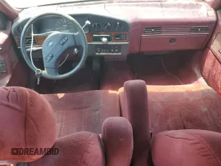 1989 Ford Taurus GL z VIN 1FABP52UXKG244224, wystawiony jako Copart lot #59239225 z przebiegiem 30 853 mil mil oraz Czysty tytuł • Clean title. Historia ofert i sprzedaży dostępna na DreamBid. Obrazek 8.