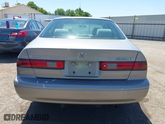 1998 Toyota Camry LE z VIN 4T1BG22K8WU216321, wystawiony jako IAAI lot #42316977 z przebiegiem 227 166 mil mil oraz . Historia ofert i sprzedaży dostępna na DreamBid. Obrazek 17.
