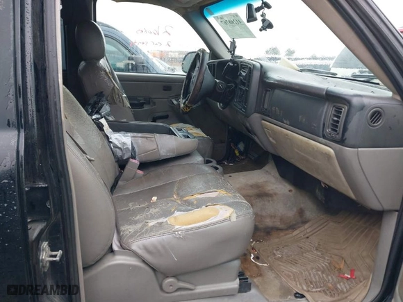 2004 GMC Yukon SLT with VIN 1GKEC13V34J307919, listed as a IAAI auction lot 41268767 with 1 mi miles. Bid and sale history available at carsss.com. Image 5.