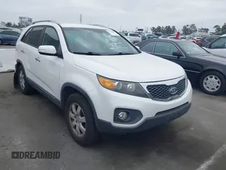 2013 Kia Sorento LX with VIN 5XYKT3A64DG382103, listed as a IAAI auction lot 42729487 with 151,104 mi miles and . Bid and sale history available at DreamBid. Image 1.