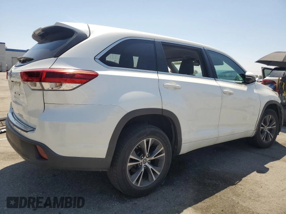 2018 Toyota Highlander LE with VIN 5TDZZRFH0JS287157, listed as a Copart auction lot 64068185 with 71,005 mi miles and Clean title. Bid and sale history available at DreamBid. Image 3.