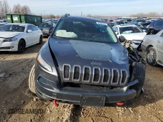 2014 Jeep Cherokee Trailhawk with VIN 1C4PJMBS5EW160669, listed as a Copart auction lot 82000703 with Not provided miles and Salvage title. Bid and sale history available at DreamBid. Image 5.