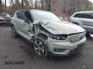 2021 Volvo XC40 с VIN YV4ED3UR4M2525316, выставлен на аукционе IAAI как лот 41893559 с пробегом 25 729 миль миль и . История ставок и продаж доступна на DreamBid. Изображение 1.