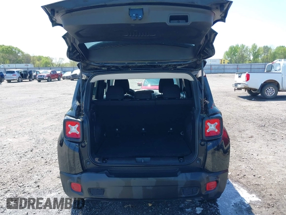2020 Jeep Renegade Latitude z VIN ZACNJABB1LPL44438, wystawiony jako IAAI lot #41982404 z przebiegiem 77 537 mil mil oraz . Historia ofert i sprzedaży dostępna na DreamBid. Obrazek 12.